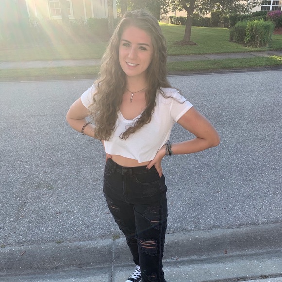 Meet your Posher, Emily - Picture 1 of 1